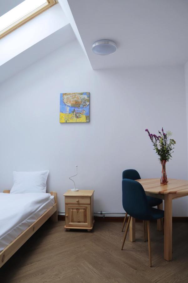 Artrooms Pokoje Goscinne Krosno Exteriér fotografie